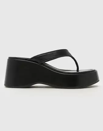 Schuh – Tonio – Zehenstegsandalen in Schwarz mit flacher Plateausohle