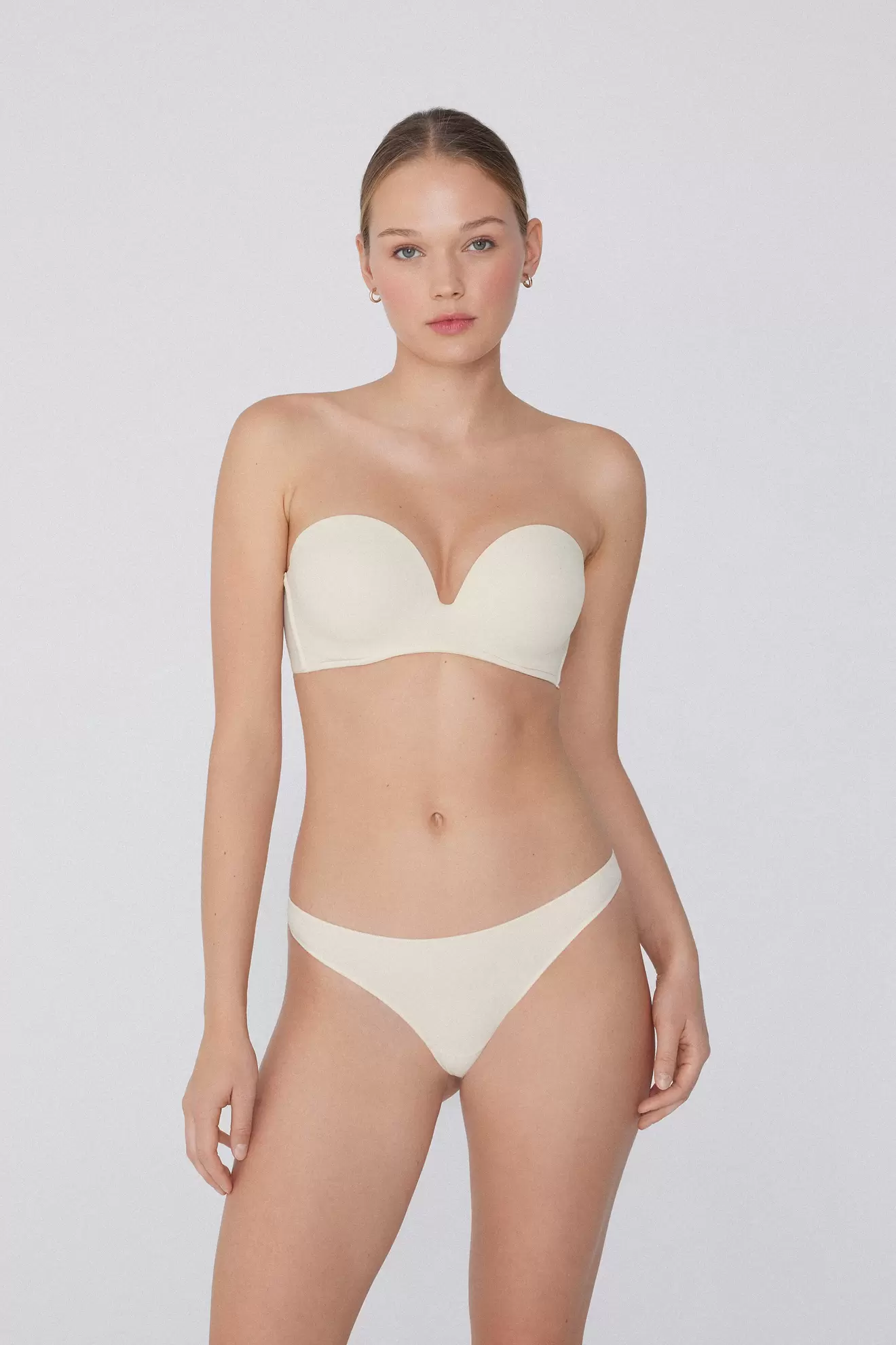 Gepolsterter Bandeau-BH aus recycelter Mikrofaser mit Ausschnitt