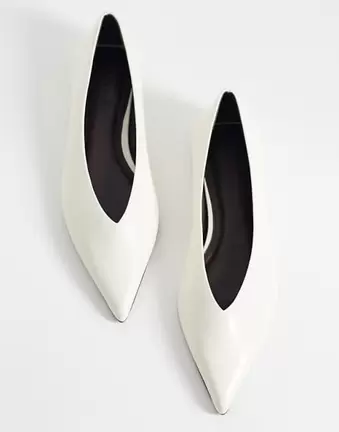 ASOS DESIGN – Lari – Spitze Ballerinas in Wollweiß