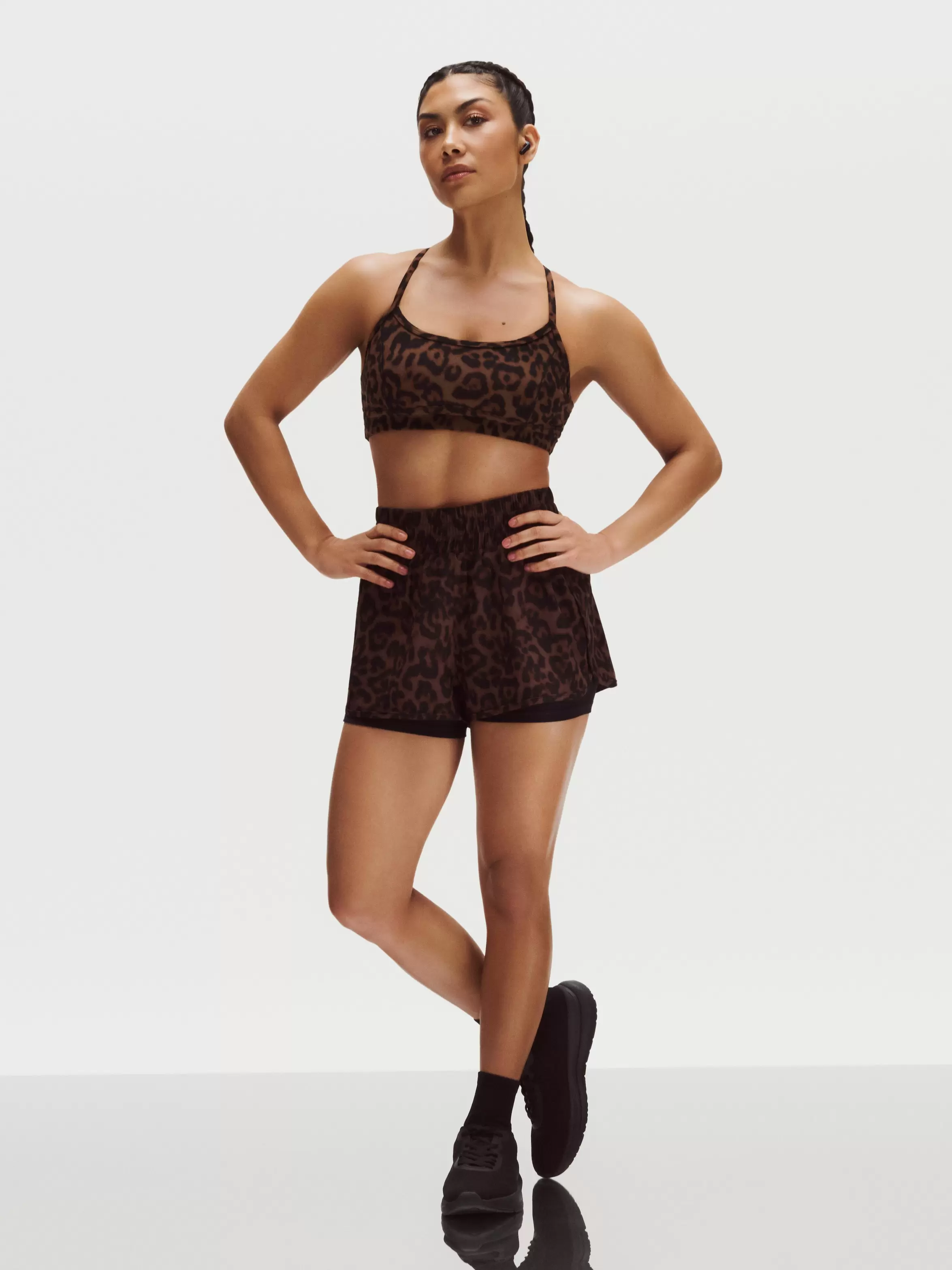 Bauchfreies Active-Top mit Racerback und Leopardenmuster