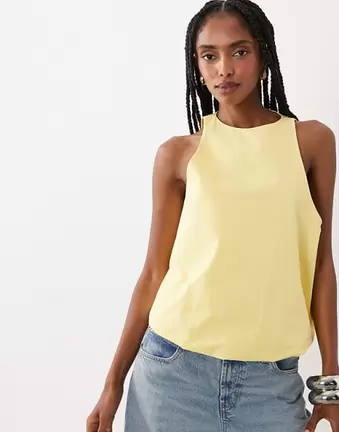 ASOS DESIGN – Neckholder-Oberteil in Buttermilchgelb mit Ballonsaum