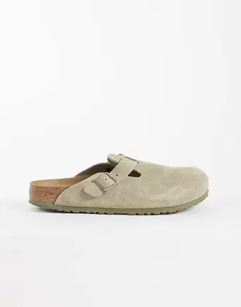 Birkenstock – Boston – Schmal geschnittene Unisex-Clogs aus Wildleder in verblasstem Khaki