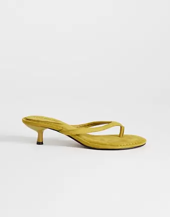 Topshop – Axel – Zehenstegsandalen in Olivgrün mit mittelhohem Absatz