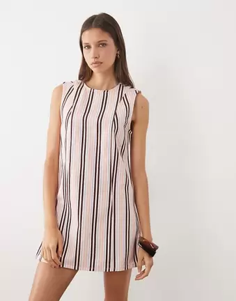ASOS DESIGN – Jeans-Etuikleid in gestreiftem Rosa