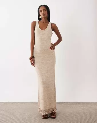 ASOS DESIGN – Maxikleid aus verdrehtem Strick mit Fransen