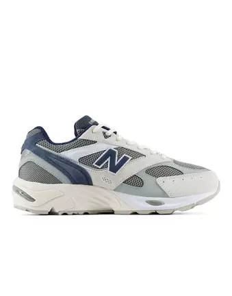 New Balance – 880r – Sneaker in Sea Salt