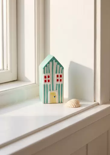 Dekoratives gelbes Haus - 13 cm