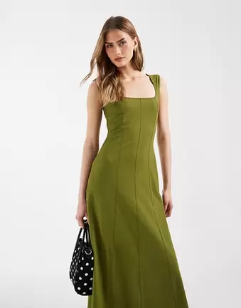 ASOS DESIGN – Midikleid in Khaki mit eckigem Ausschnitt und Ziernaht