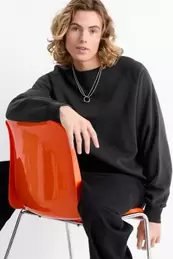 Sweatshirt