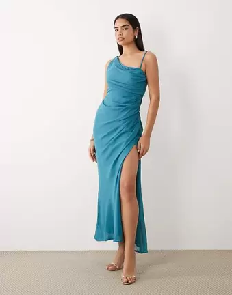 ASOS DESIGN – Maxikleid in Petrol mit drapiertem Mieder, perlenbesetzten Trägern und Rückenausschnitt