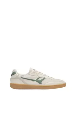 Retro-Sneaker aus Stoff