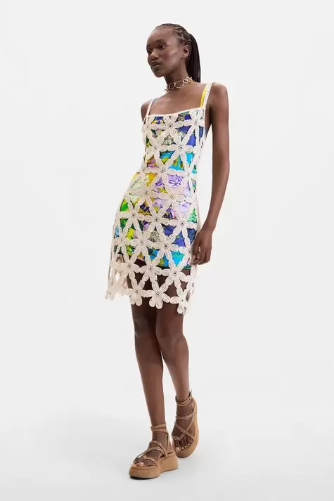Weißes Häkelkleid