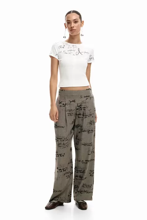 Rippen t-shirt mit lettering