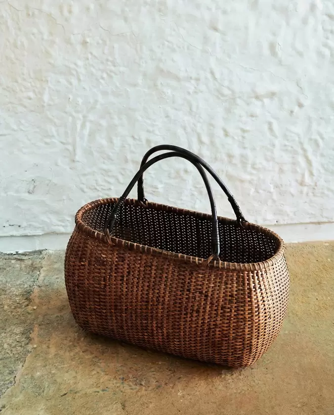 KORB AUS RATTAN UND BAMBUS HAMBURGER-BOX AUS EDELSTAHL SET MIT CHILI-APPETITHÄPPCHEN-SPIESSEN