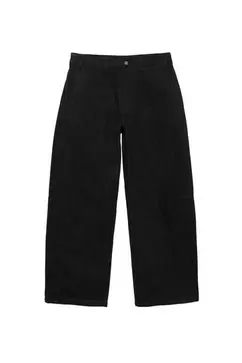 Gerade geschnittene Hose mit Nähten