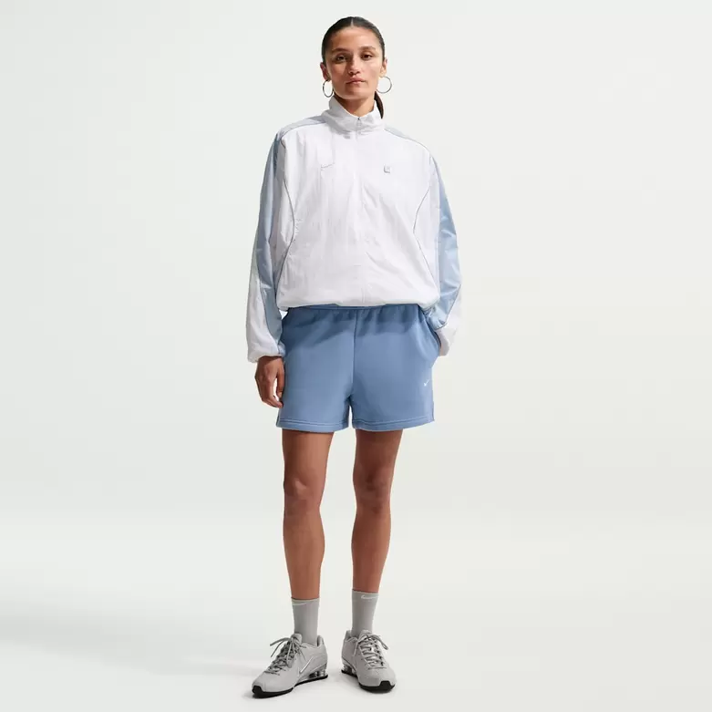 Nike Studio Fleece aus mittelschwerem Material