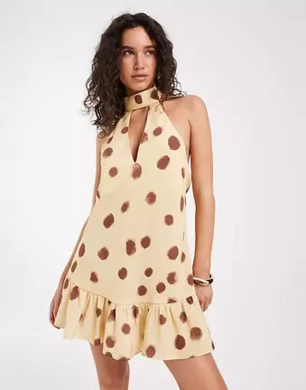 ASOS DESIGN Neckholder-Minikleid mit Schal in verschwommenem Polka-Dot-Muster