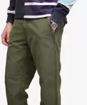 Chino-Hose mit konischer Passform