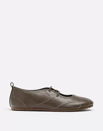 Stradivarius Sneaker-Ballerinas mit elastischem Einsatz in Khaki