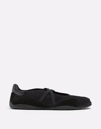 Stradivarius S032 Sneaker mit geteilter Zehenpartie in Schwarz