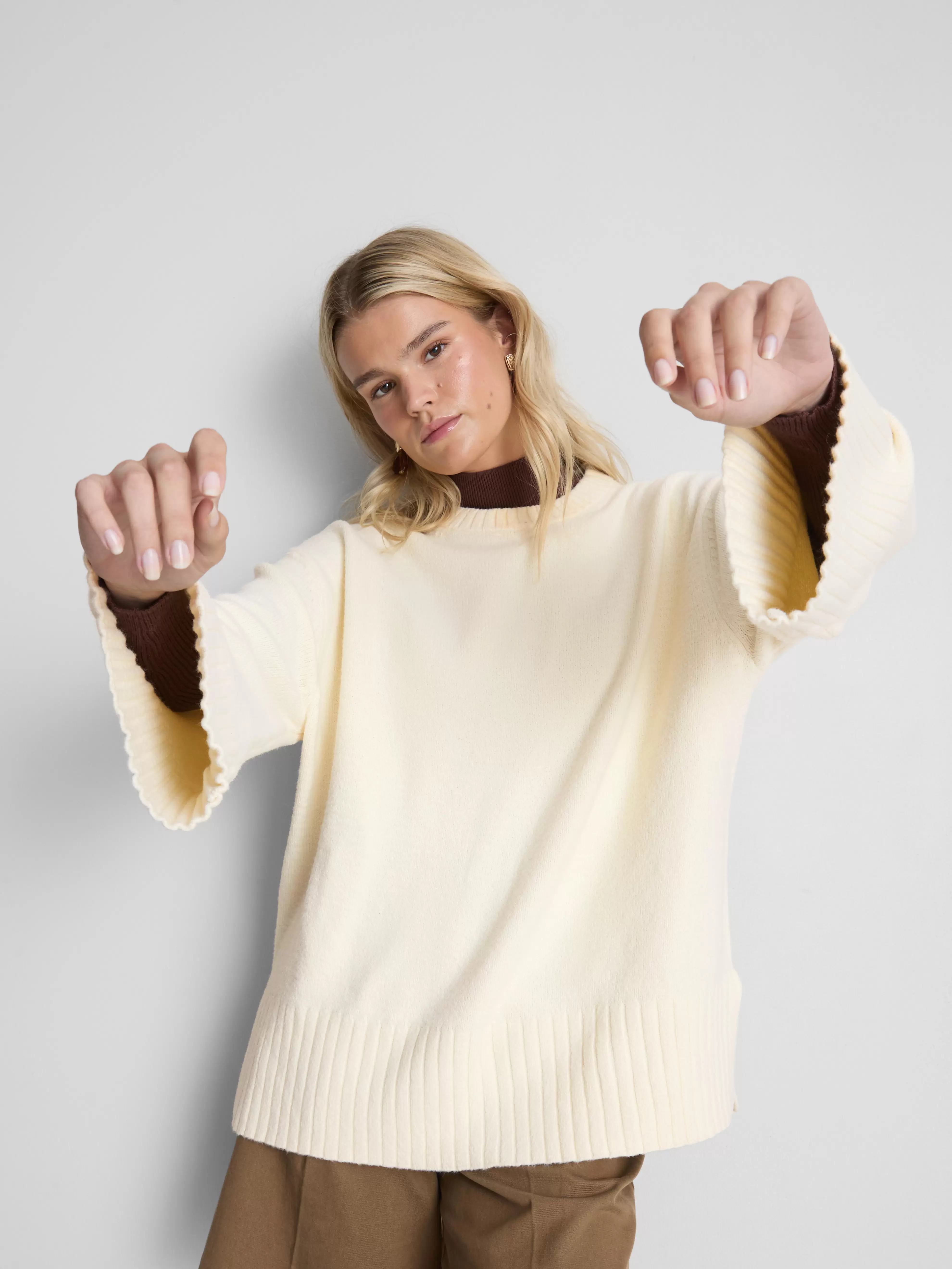 Strickpullover mit weiten Ärmeln