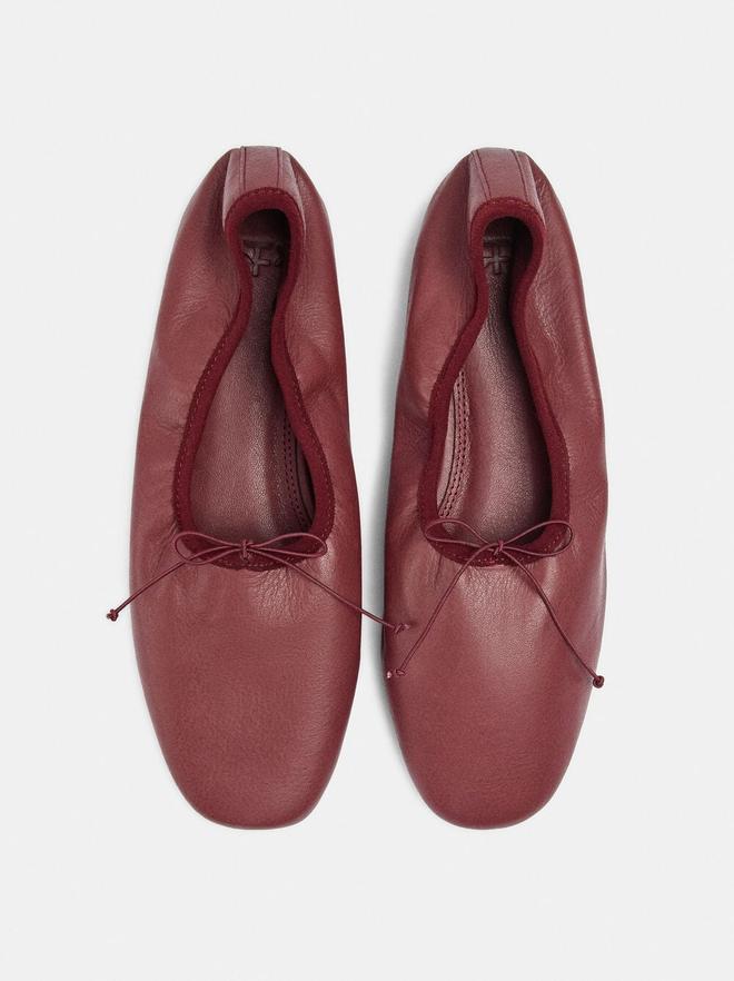 Ballerinas aus Leder mit elastischem Gummi