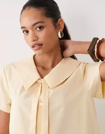Miss Selfridge Mini-Kleid aus Popeline mit Kragen und Bindedetail in Buttermilch