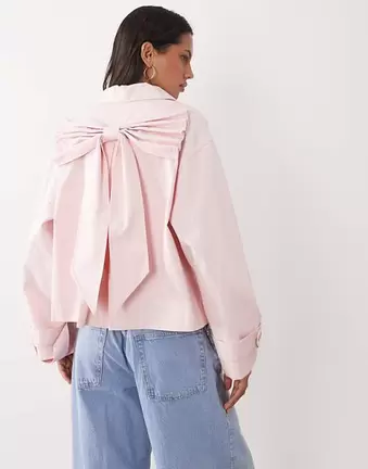 Miss Selfridge kurzer Trenchcoat mit Schleife am Rücken in Pink