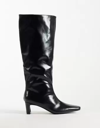 RAID Serafina spitze Stiefel bis zum Knie in Schwarz