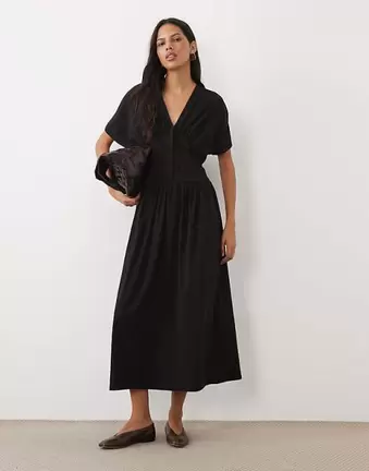 ASOS DESIGN Maxikleid mit weiten Ärmeln in Schwarz