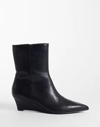 SEQWL Wide Fit Lumiere raffinierte Keilabsatz-Stiefeletten in Schwarz