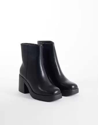 SEQWL klobige Ankle-Boots in Schwarz
