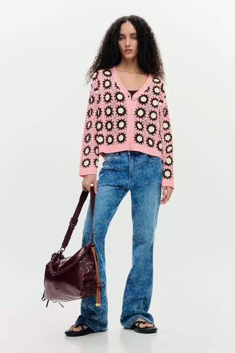 Rosa häkelcardigan