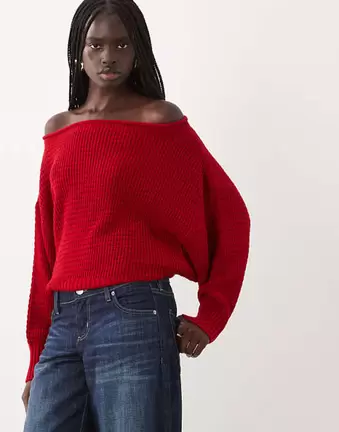 ASOS DESIGN gestrickter Oversize-Pullover mit schulterfreiem Ausschnitt in Rot