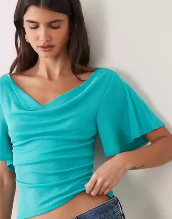Miss Selfridge Top mit Flügelärmeln und Wasserfallausschnitt in Türkisblau