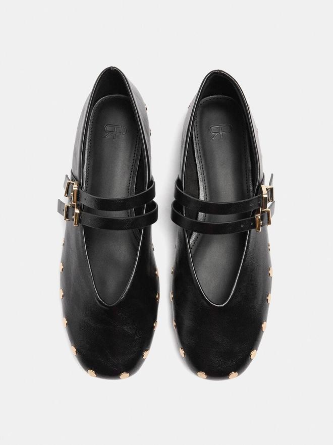 Ballerinas mit Nieten und Doppelriemen