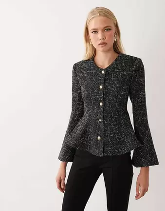 Miss Selfridge Blazer mit Taillennaht, Schößchen und ausgestellten Ärmeln