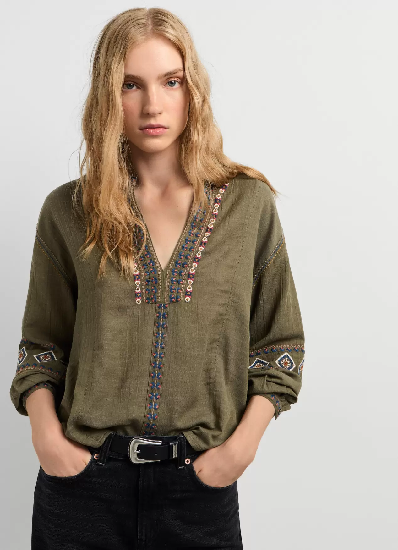 Bluse Fliessender Stoff Bestickt