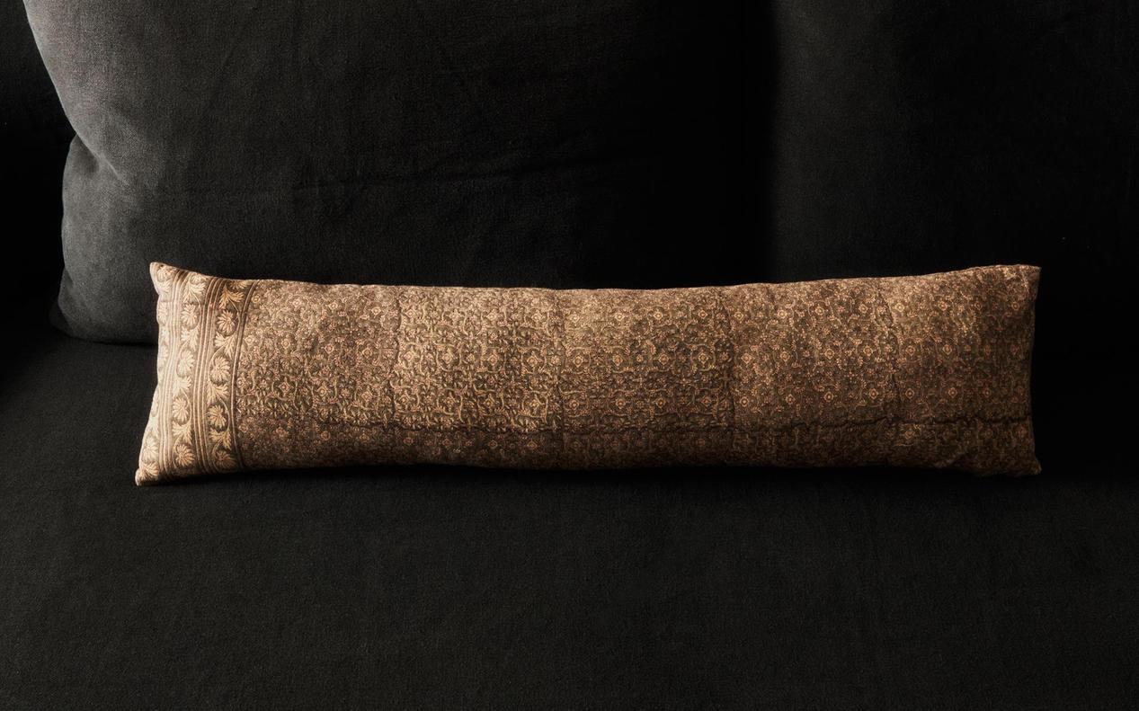 KISSEN MIT BLOCKPRINT-MUSTER