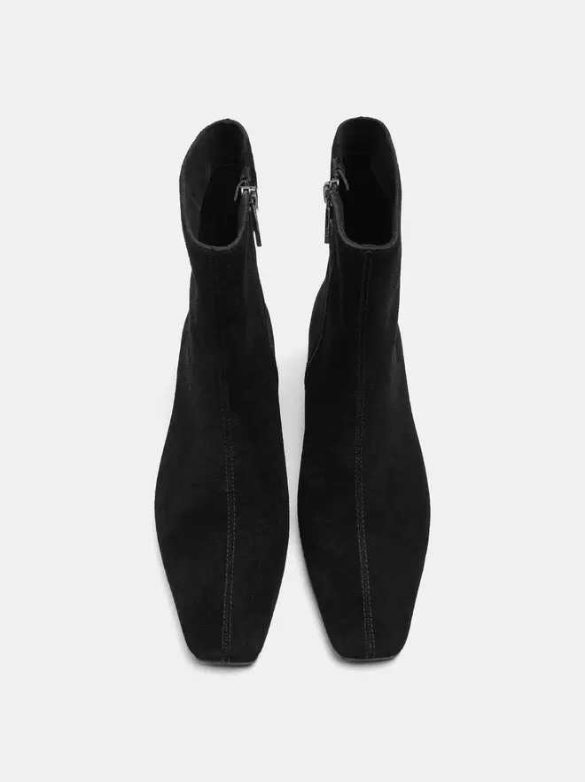 Wildleder-Stiefeletten mit niedrigem Absatz