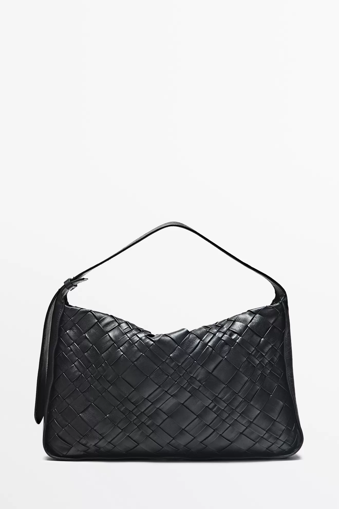 Mittelgroße, geflochtene Tasche aus Leder in Nappaleder