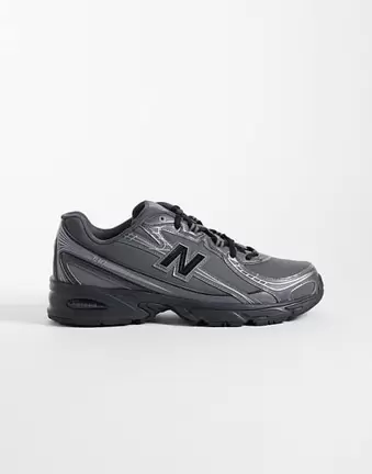 New Balance 740 Sneaker in Dunkelgrau