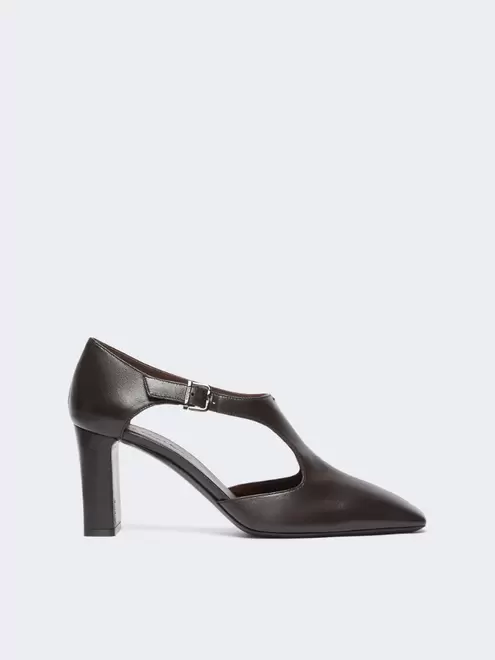Halbschuhe aus Nappaleder mit Cut-out