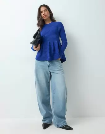 ASOS DESIGN langärmliger Pullover mit Schößchen in Kobaltblau