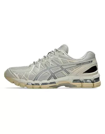 ASICS Gel-Kayano 20 Sneaker in Steingrau und Silber