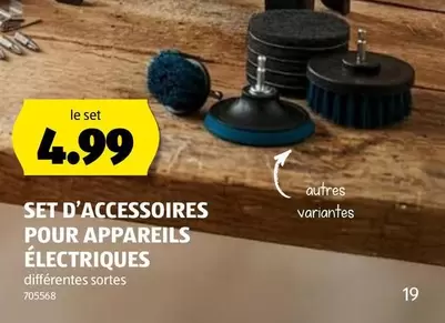 SET D'ACCESSOIRES POUR APPAREILS ÉLECTRIQUES différentes sortes 705568