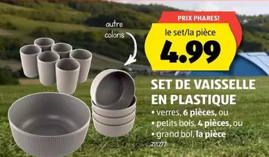 SET DE VAISSELLE EN PLASTIQUE