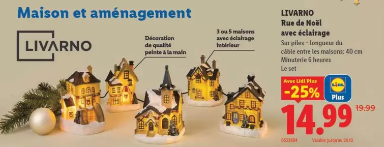 Rue de Noël avec éclairage