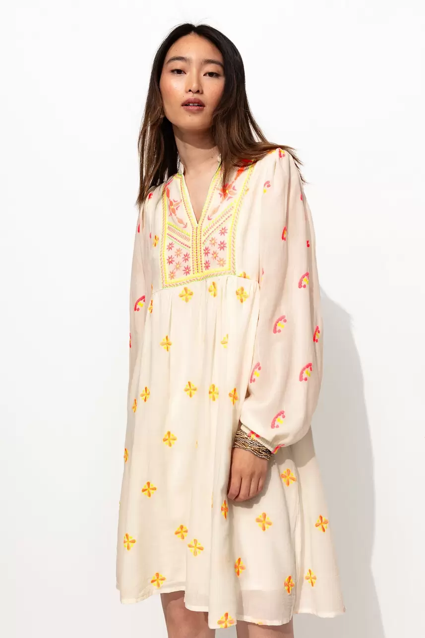Robe courte brodée Femme