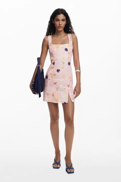 Kurzes Kleid mit Trägern